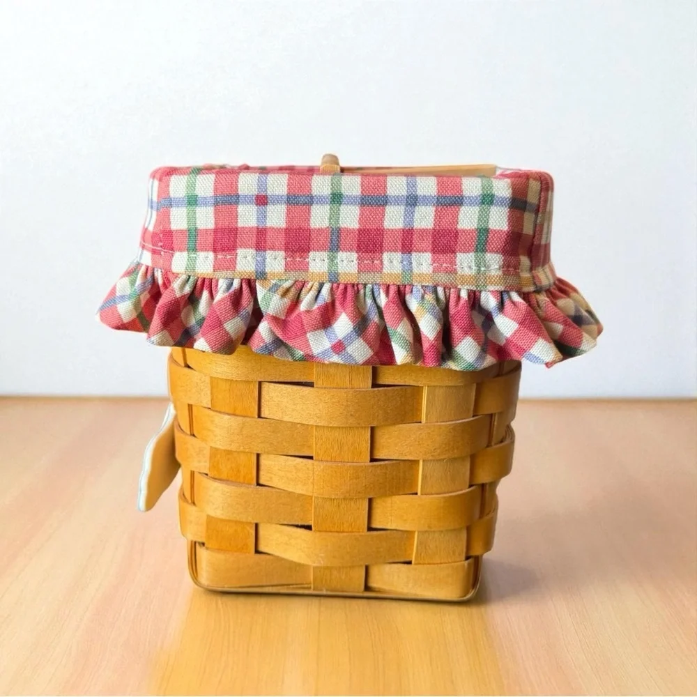 Vintage 1998 Longaberger Basket – Plaid Ruffle Liner, Divider, Bunny Tie-On